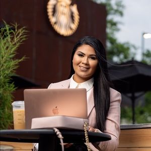 Meet your Posher, Cindy